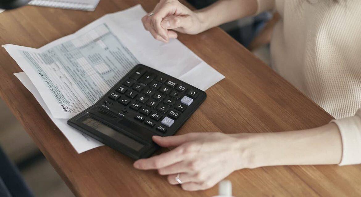 What are the stages of registration of financial companies?