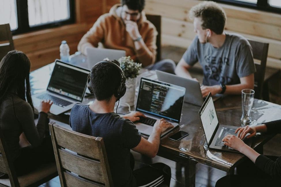 How to Launch a Fintech Startup: Licensing, Compliance and First Steps